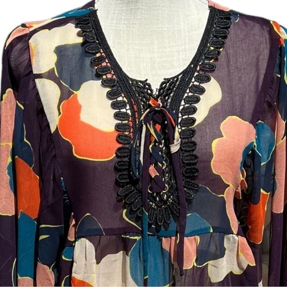 🌻BCBGeneration Floral Semi-Sheer Tie-Up Peplum Boho Blouse Size Medium - Picture 5 of 11